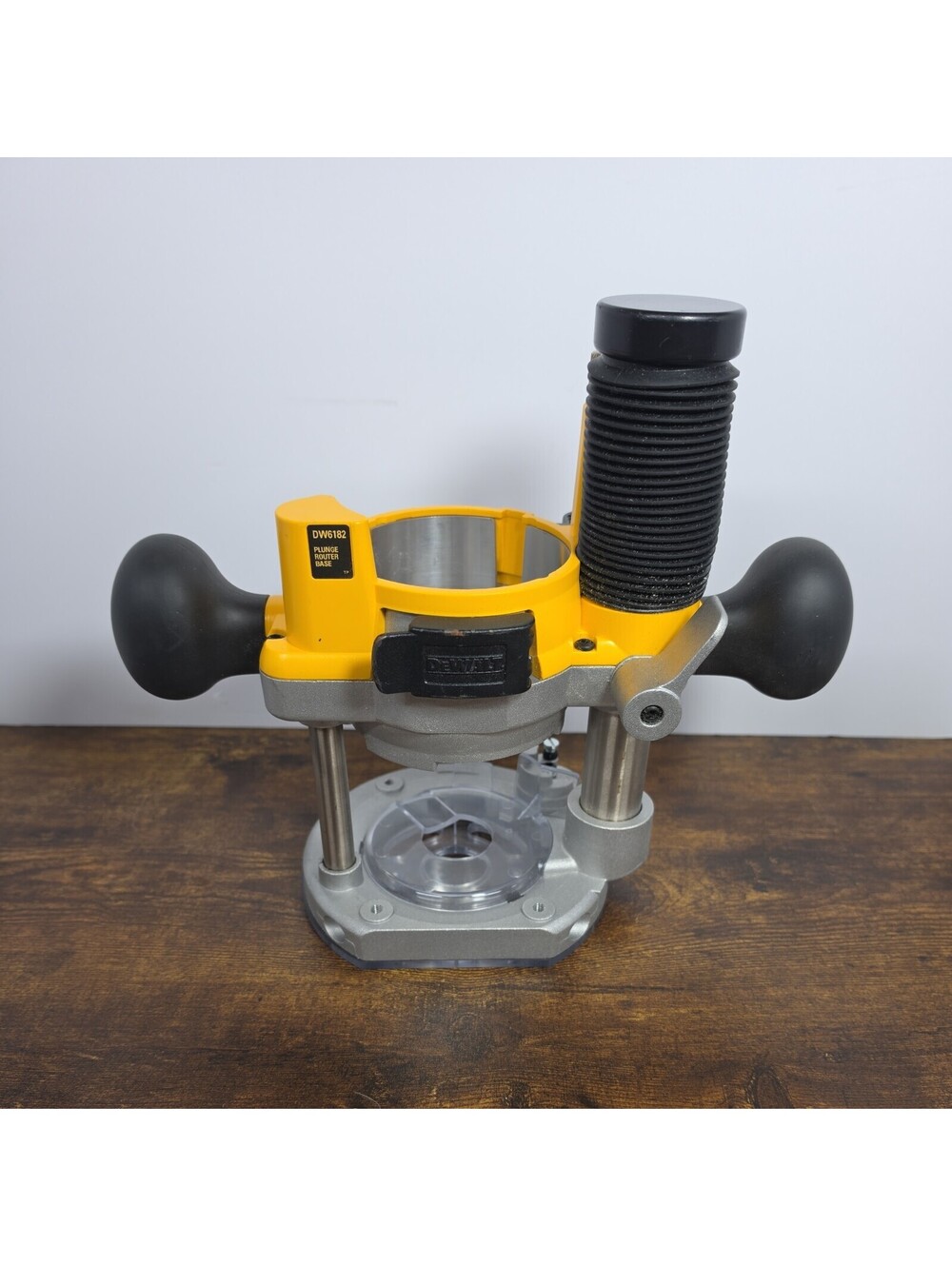 DEWALT DW6182 Plunge Router Base - Picture 4 of 7